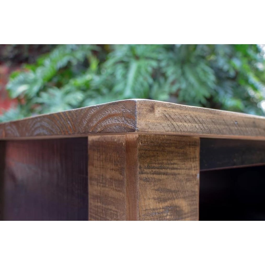 Picture of Aguila 25" End Table (Solid Pine)