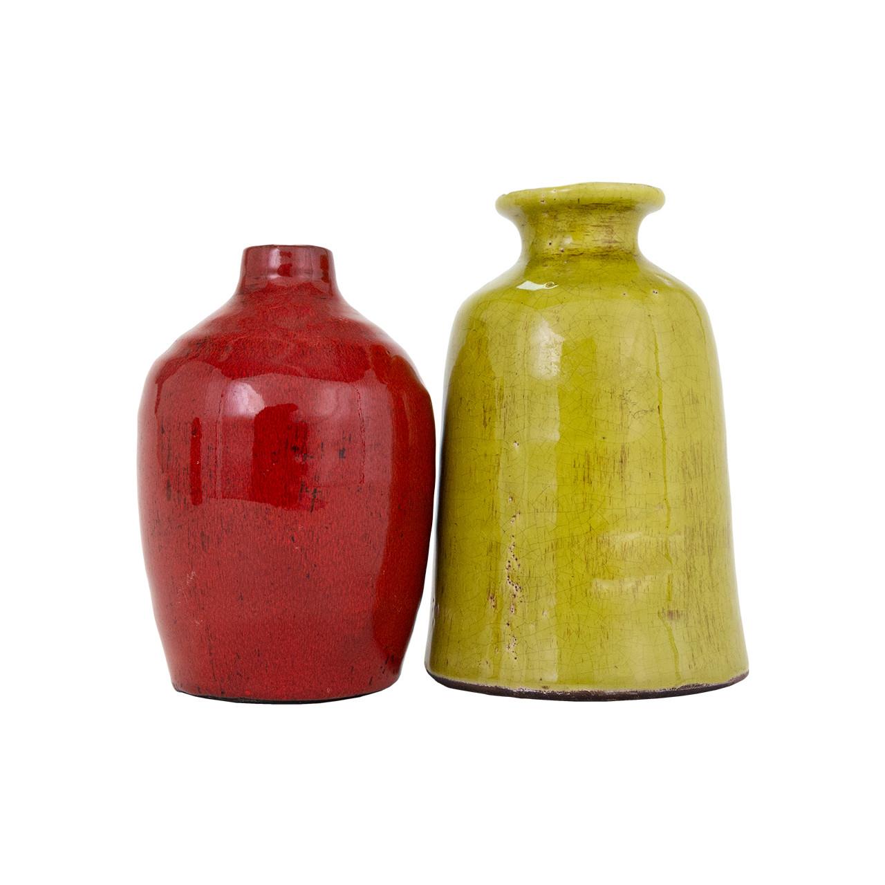 Red and yellow ceramic vases side by side.