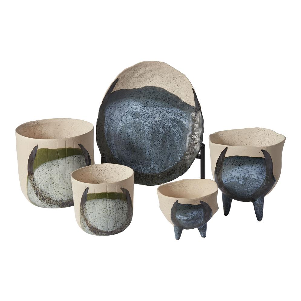 Picture of Finn Footed Pot Large