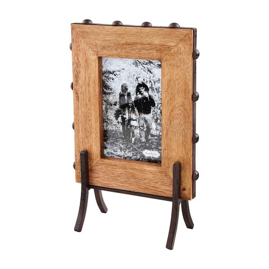 Picture of Wood 4x6 Frame on Metal Stand