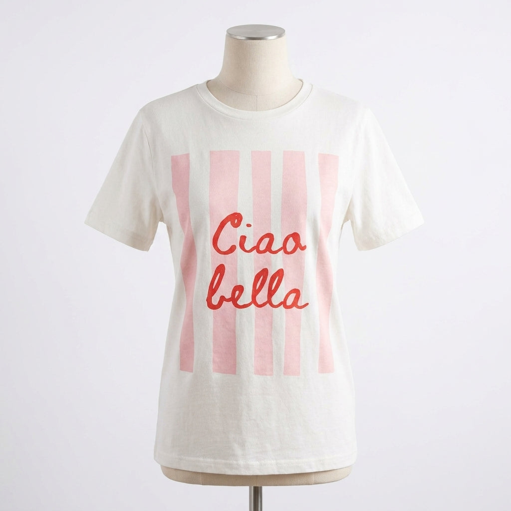 White T-shirt with "Ciao bella" and pink stripes on a mannequin.