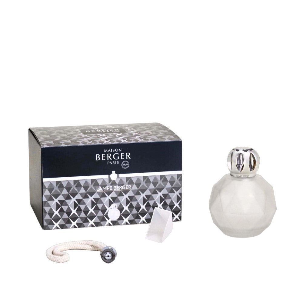 Lampe Berger set with a frosted glass design and a decorative box.